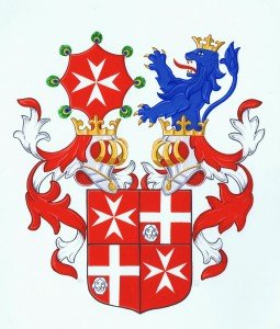 Våben for Johanniterordenens underkommanderi i Danmark, som godkendt af H.M. Dronningen 2013 (kgl. våbenmaler Ronny Andersen, 2013).